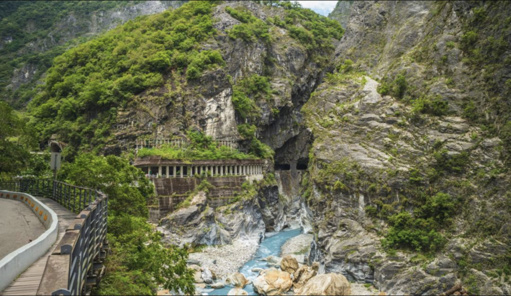 A picture of Taroko Gorge